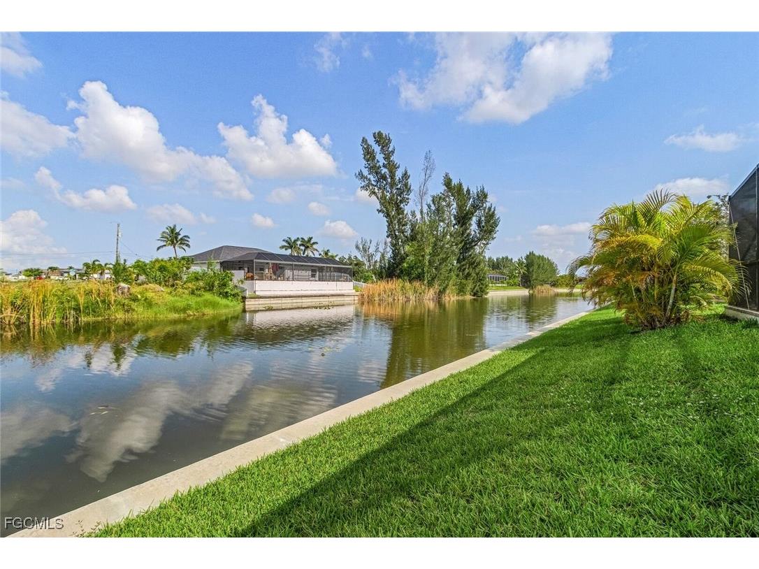 2704 SW 4th Place Cape Coral FL 33914 2025019713 image38