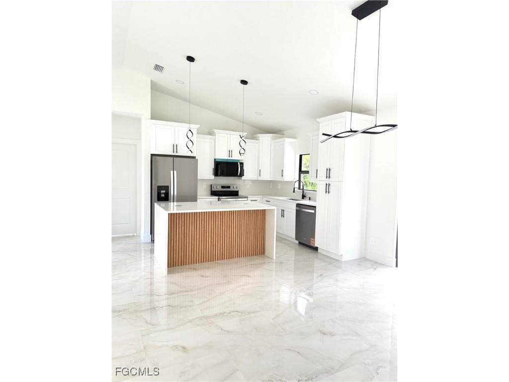 2705 10th Street W Lehigh Acres FL 33971 2025005547 image5