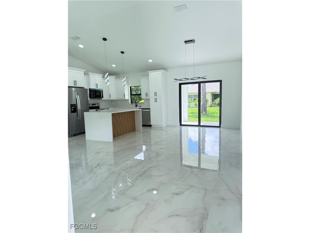 2705 10th Street W Lehigh Acres FL 33971 2025005547 image6