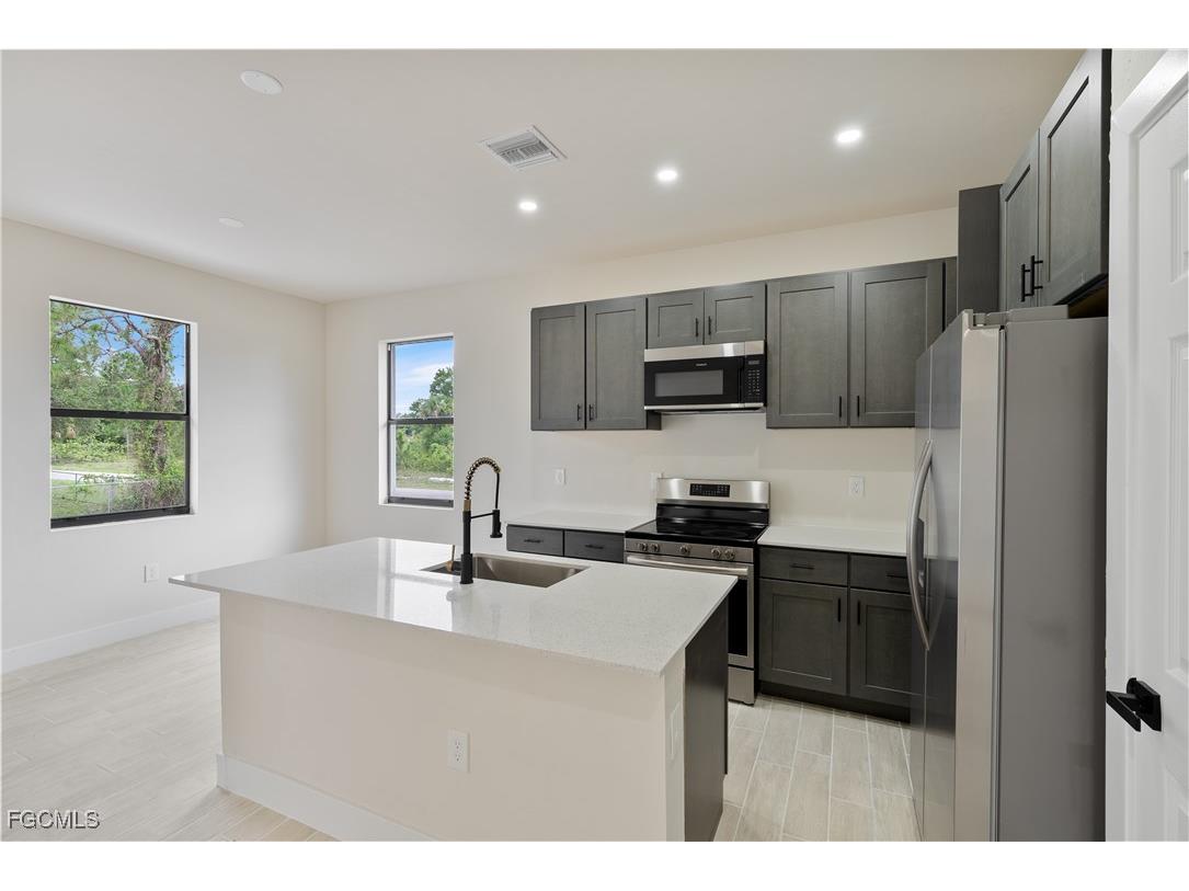 2705 56th Street W Lehigh Acres FL 33971 2025014081 image10