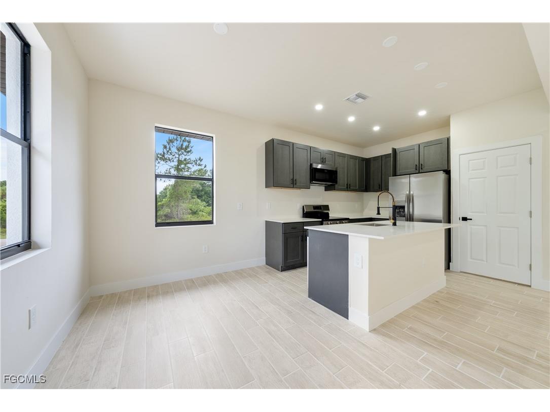 2705 56th Street W Lehigh Acres FL 33971 2025014081 image6