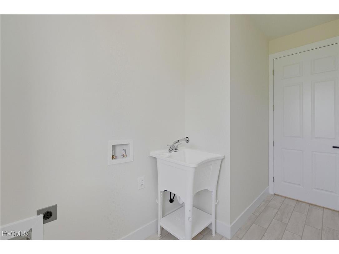 2705 64th Street W Lehigh Acres FL 33971 2025015351 image27