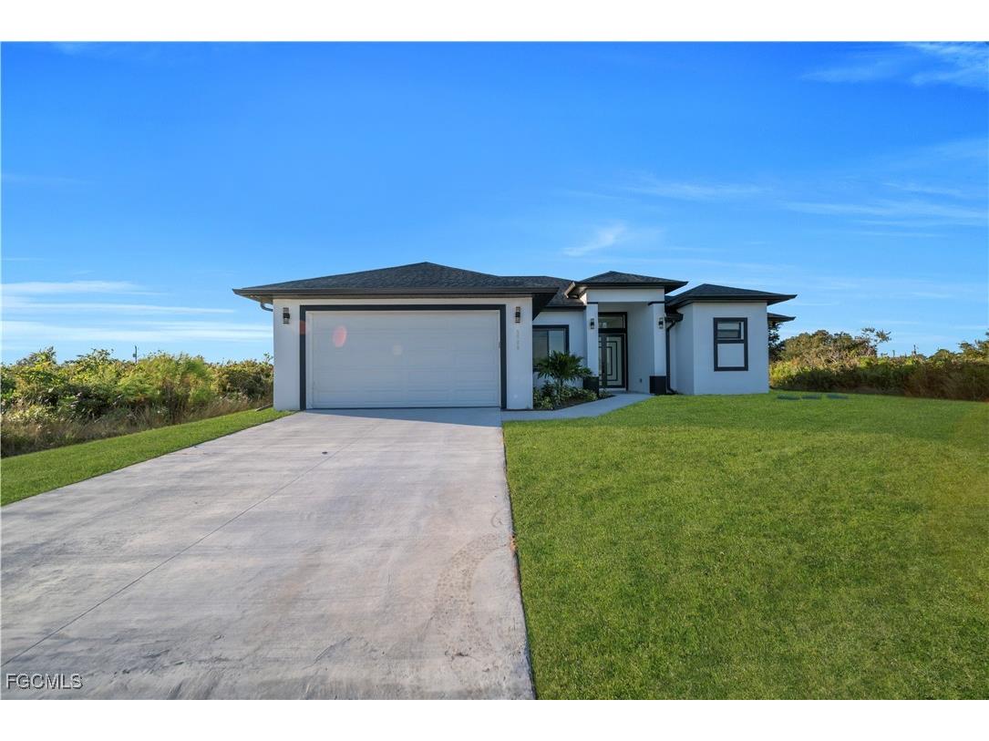 2705 68th Street W Lehigh Acres FL 33971 2025017060 image1