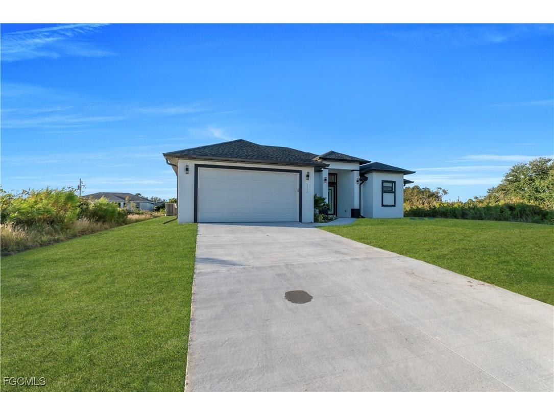 2705 68th Street W Lehigh Acres FL 33971 2025017060 image6