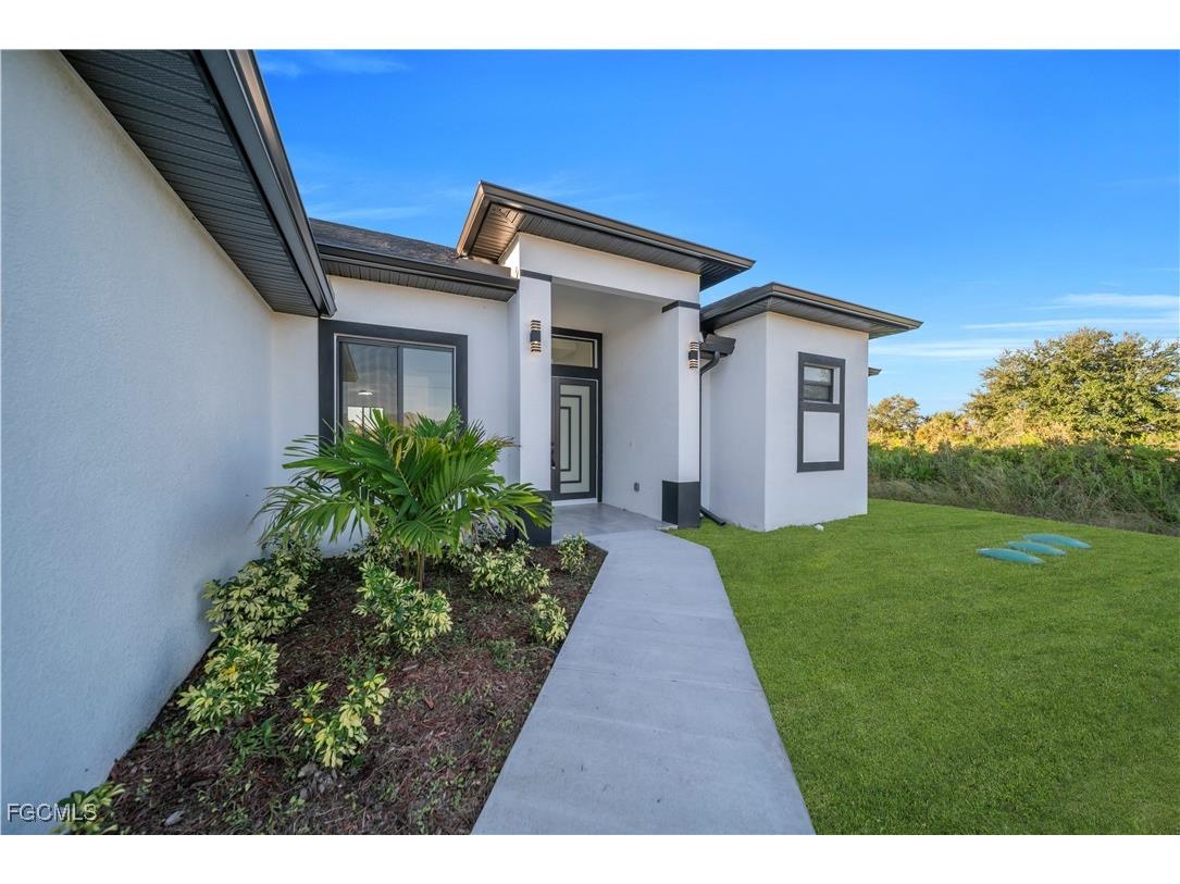 2705 68th Street W Lehigh Acres FL 33971 2025017060 image7