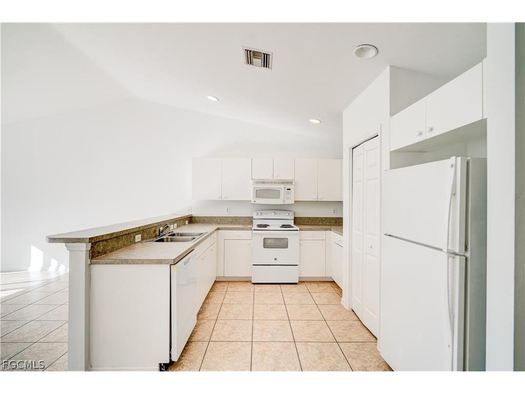 2705 Matena Avenue S Lehigh Acres FL 33973 2026011210 image7