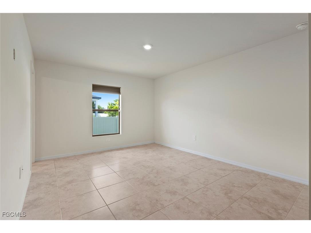 2705 NW 5th Terrace Cape Coral FL 33993 2025008995 image14