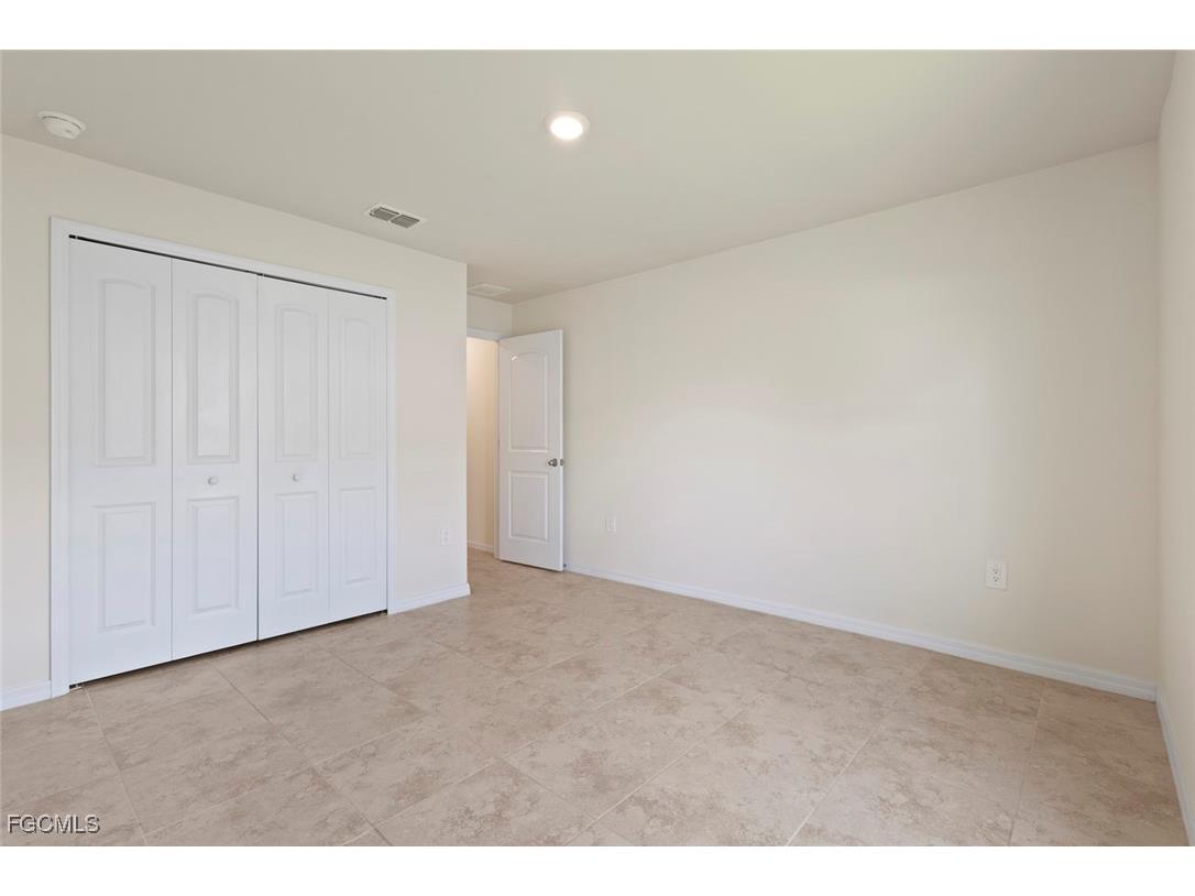 2705 NW 5th Terrace Cape Coral FL 33993 2025008995 image18