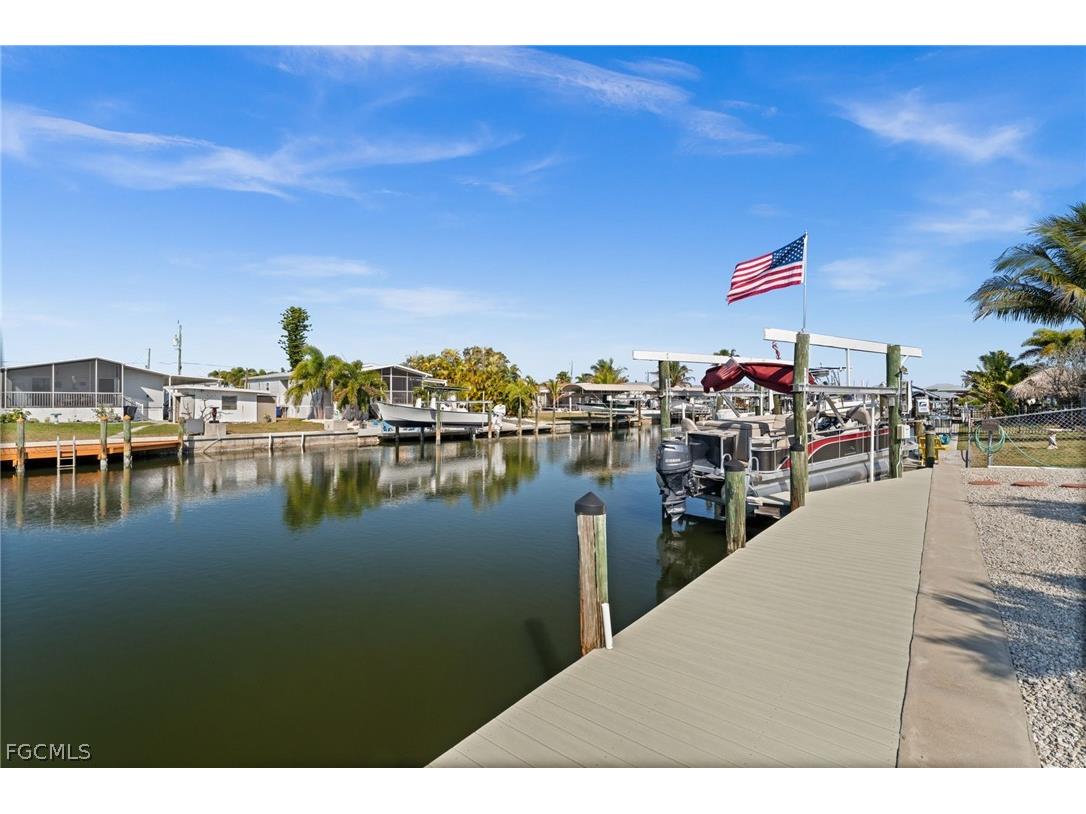 2705 Patterson Court Saint James City FL 33956 2026010029 image3