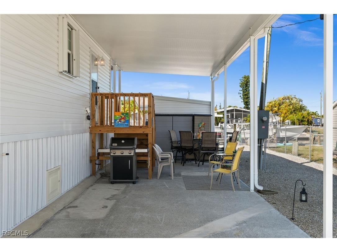 2705 Patterson Court Saint James City FL 33956 2026010029 image32