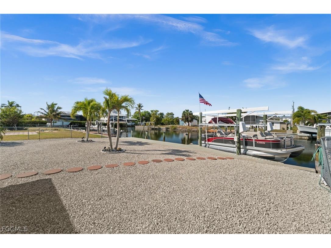 2705 Patterson Court Saint James City FL 33956 2026010029 image38