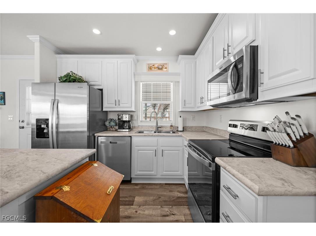 2705 Patterson Court Saint James City FL 33956 2026010029 image4