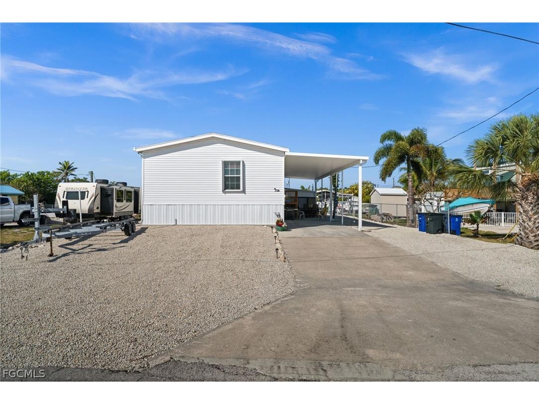 2705 Patterson Court Saint James City FL 33956 2026010029 image40