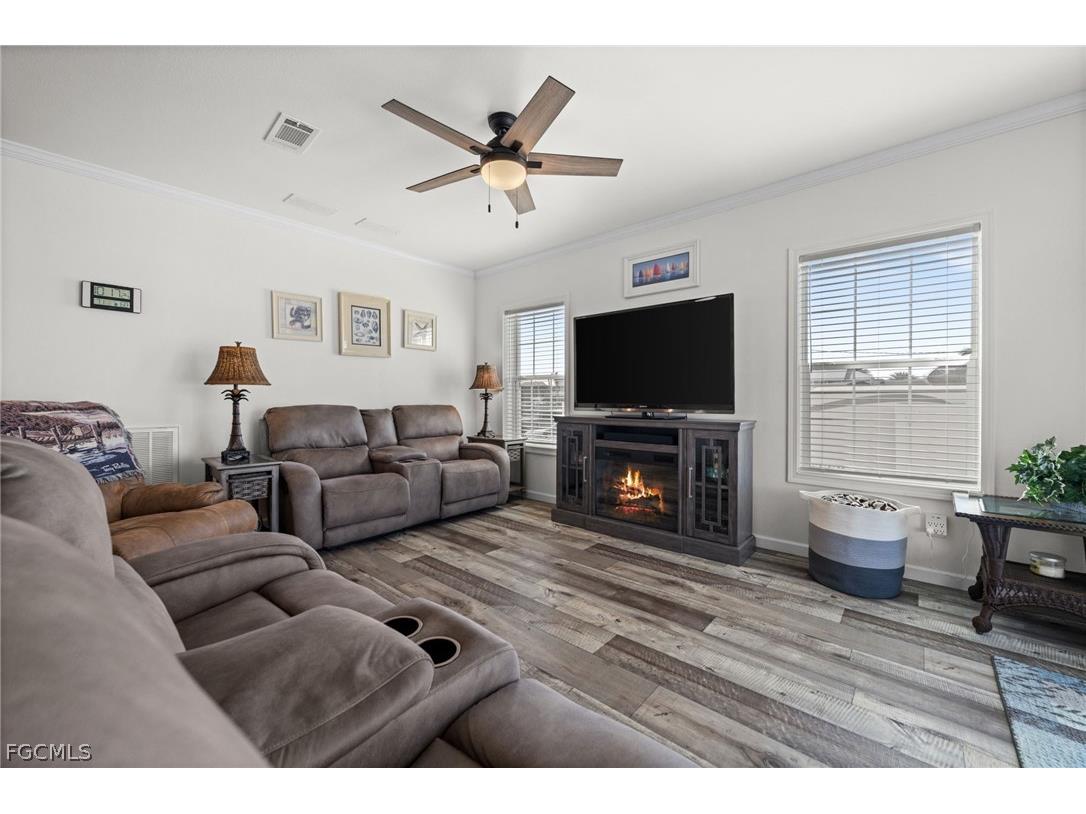 2705 Patterson Court Saint James City FL 33956 2026010029 image9