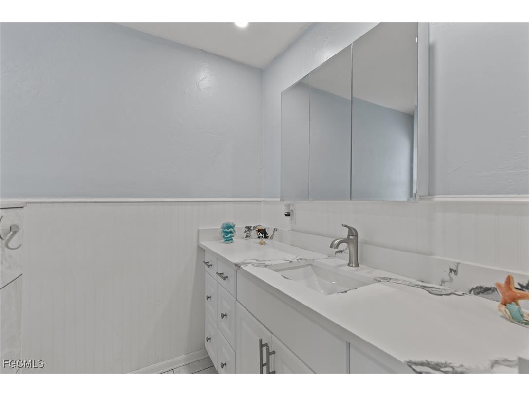 2705 SE 18th Place Cape Coral FL 33904 2025007516 image10