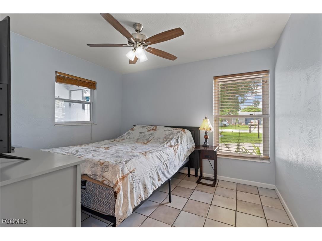 2705 SE 18th Place Cape Coral FL 33904 2025007516 image14