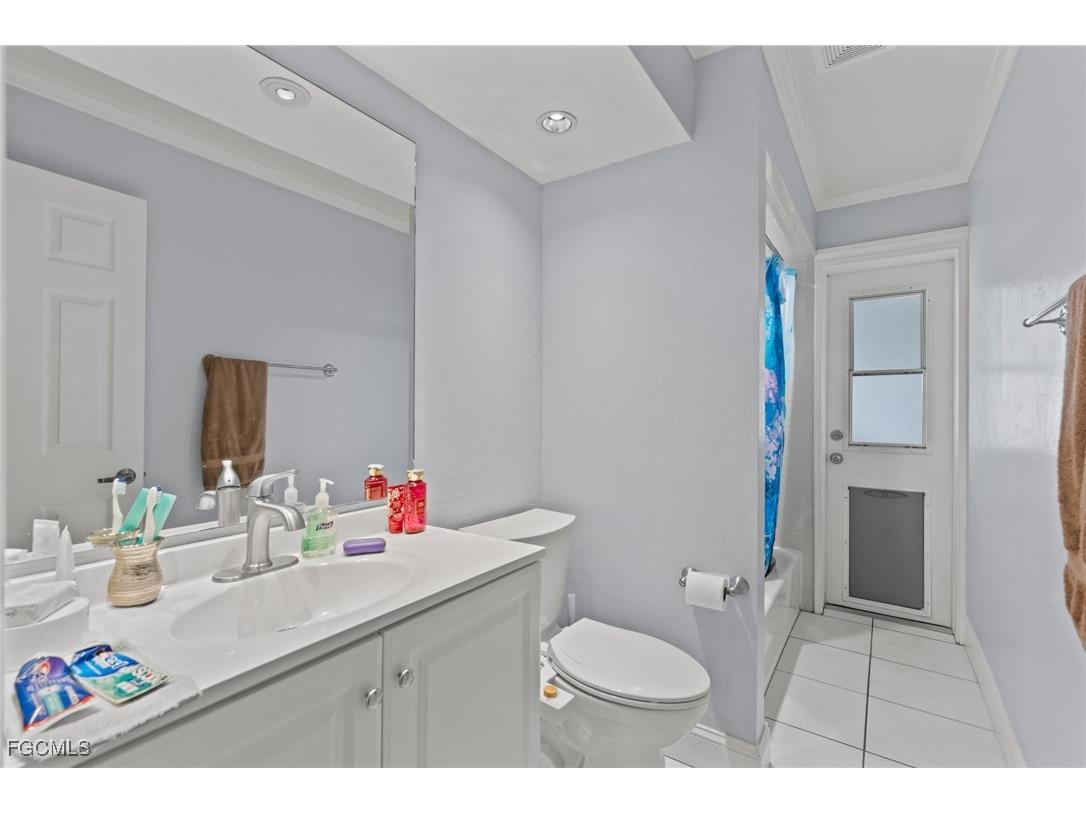 2705 SE 18th Place Cape Coral FL 33904 2025007516 image15