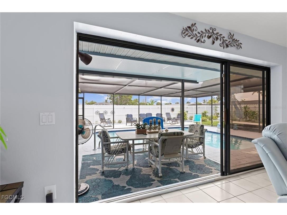 2705 SE 18th Place Cape Coral FL 33904 2025007516 image8
