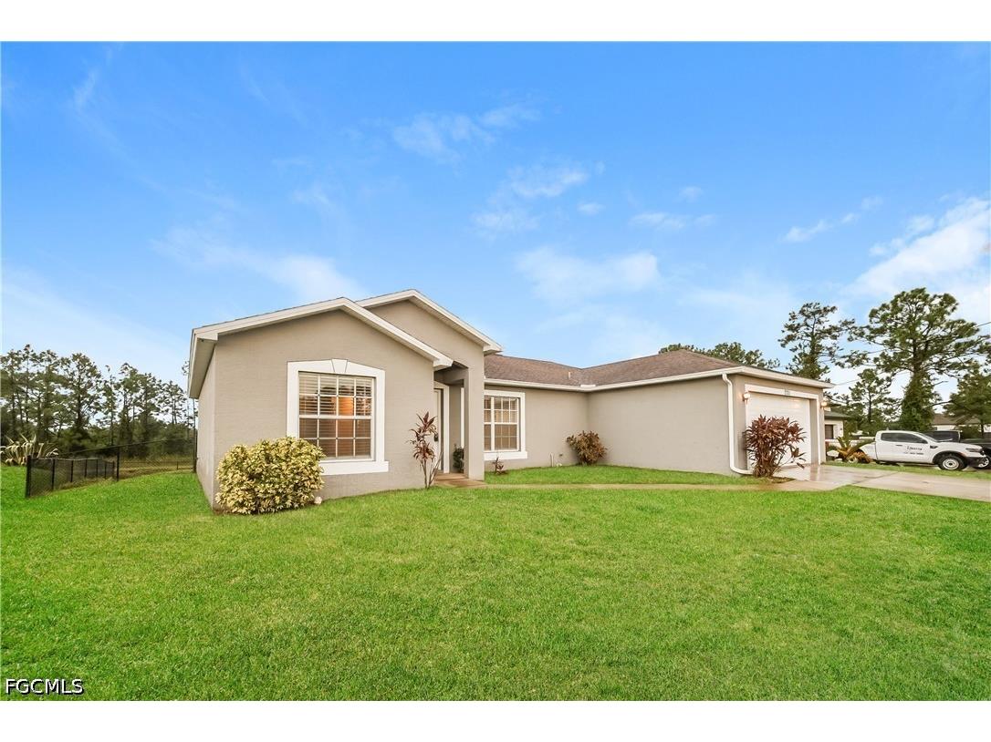 2705 Villa Avenue S Lehigh Acres FL 33976 2026015599 image2