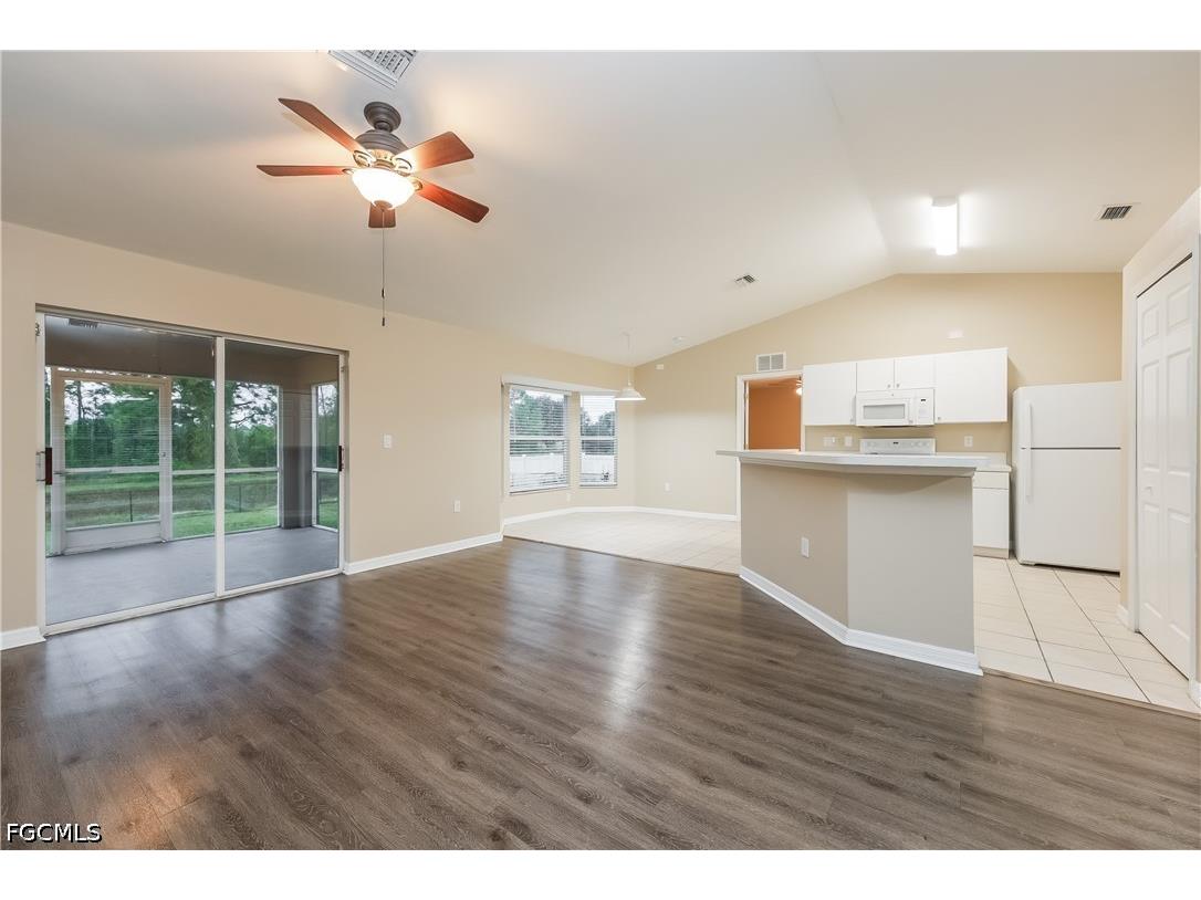 2705 Villa Avenue S Lehigh Acres FL 33976 2026015599 image5