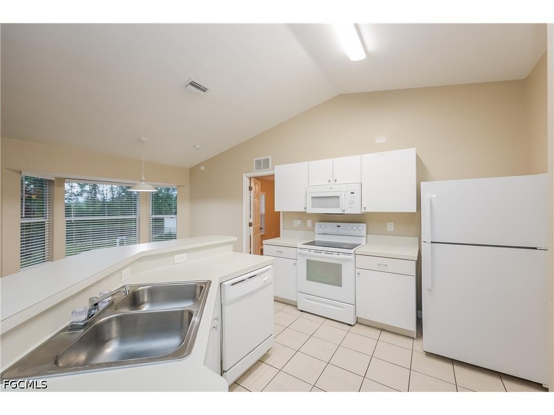 2705 Villa Avenue S Lehigh Acres FL 33976 2026015599 image8