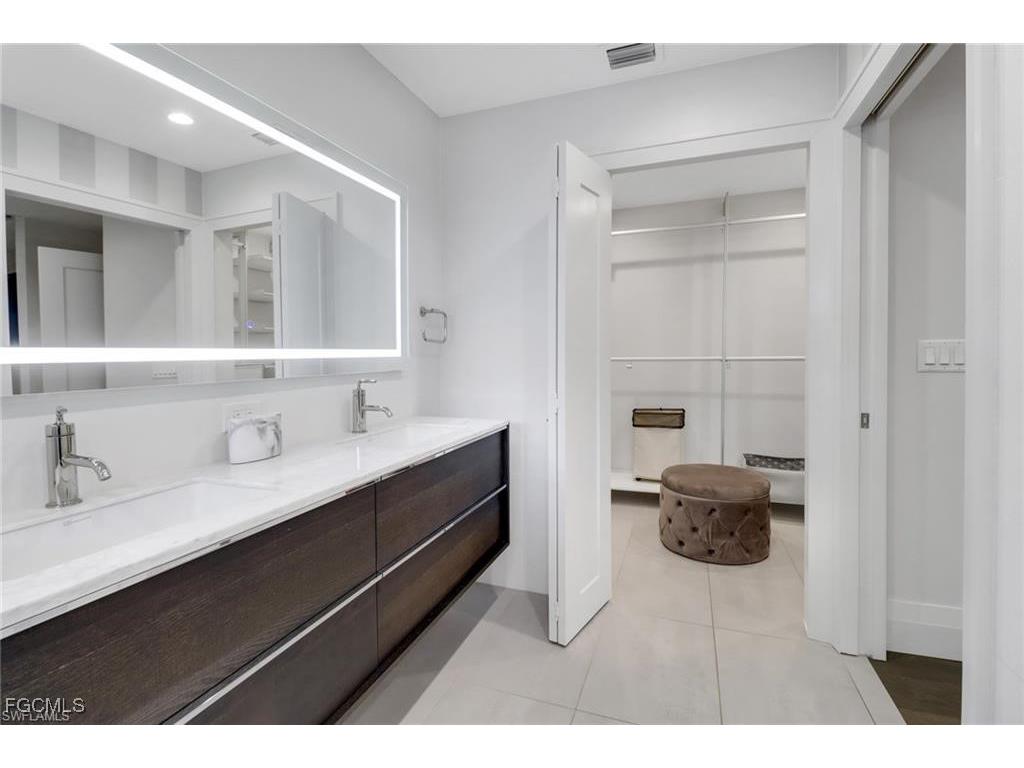 27052 Kindlewood Lane Bonita Springs FL 34134 2026006200 image16