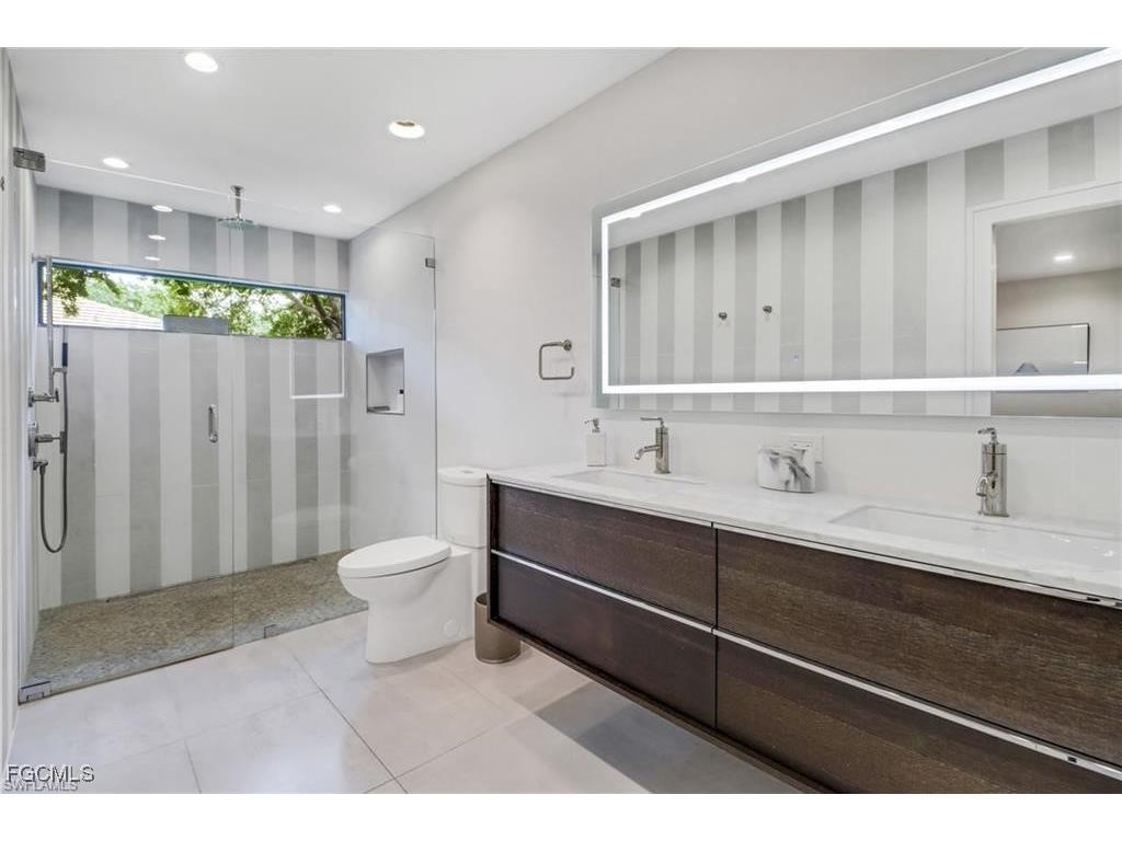 27052 Kindlewood Lane Bonita Springs FL 34134 2026006200 image17