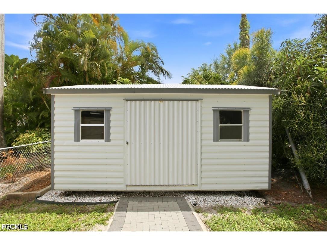 2706 Rhode Island Avenue Fort Myers FL 33916 2026017724 image24