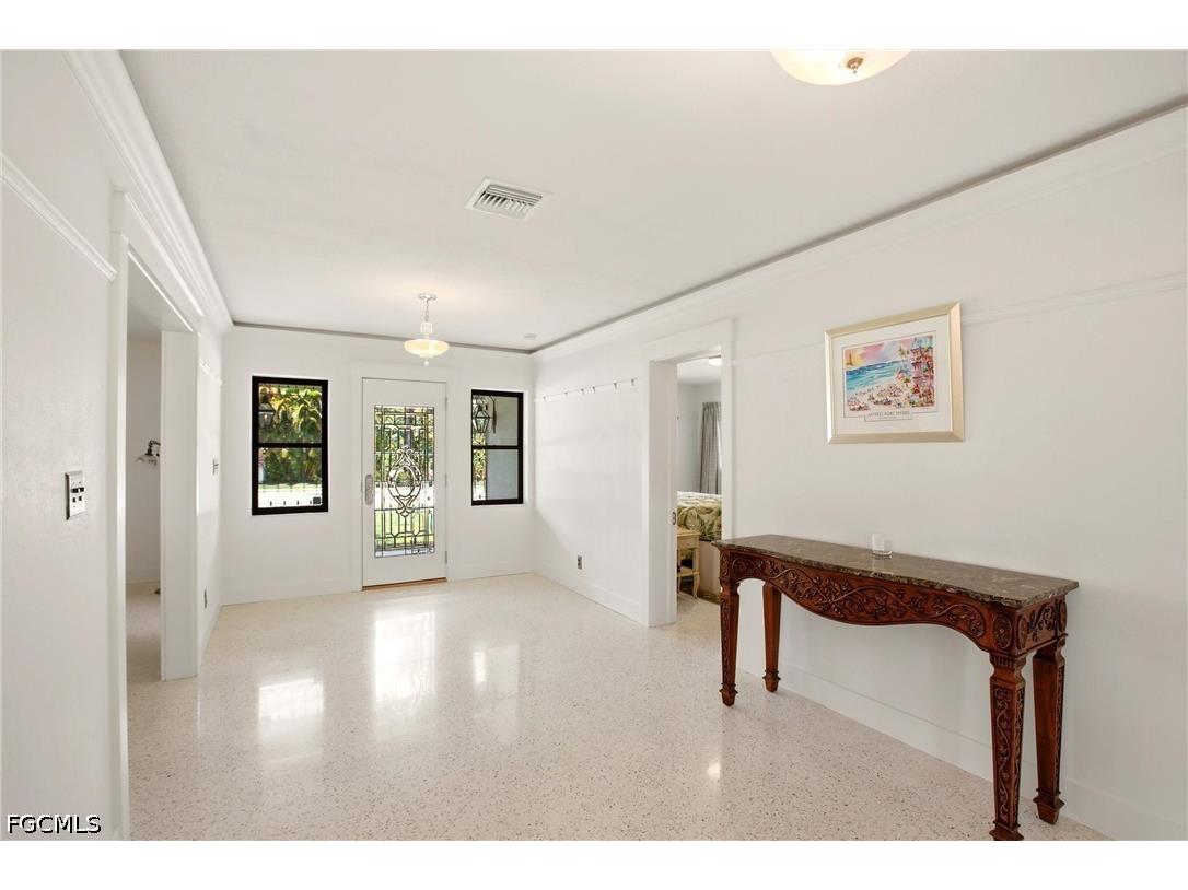 2706 Rhode Island Avenue Fort Myers FL 33916 2026017724 image3