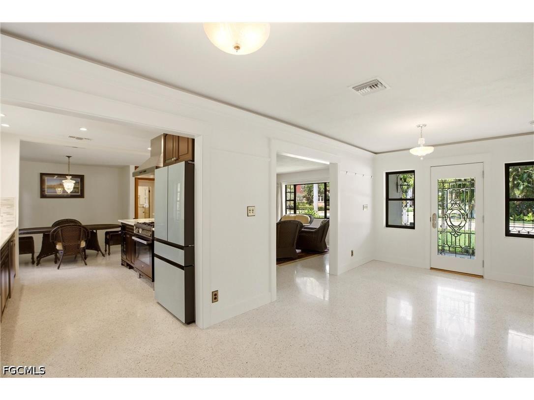 2706 Rhode Island Avenue Fort Myers FL 33916 2026017724 image4