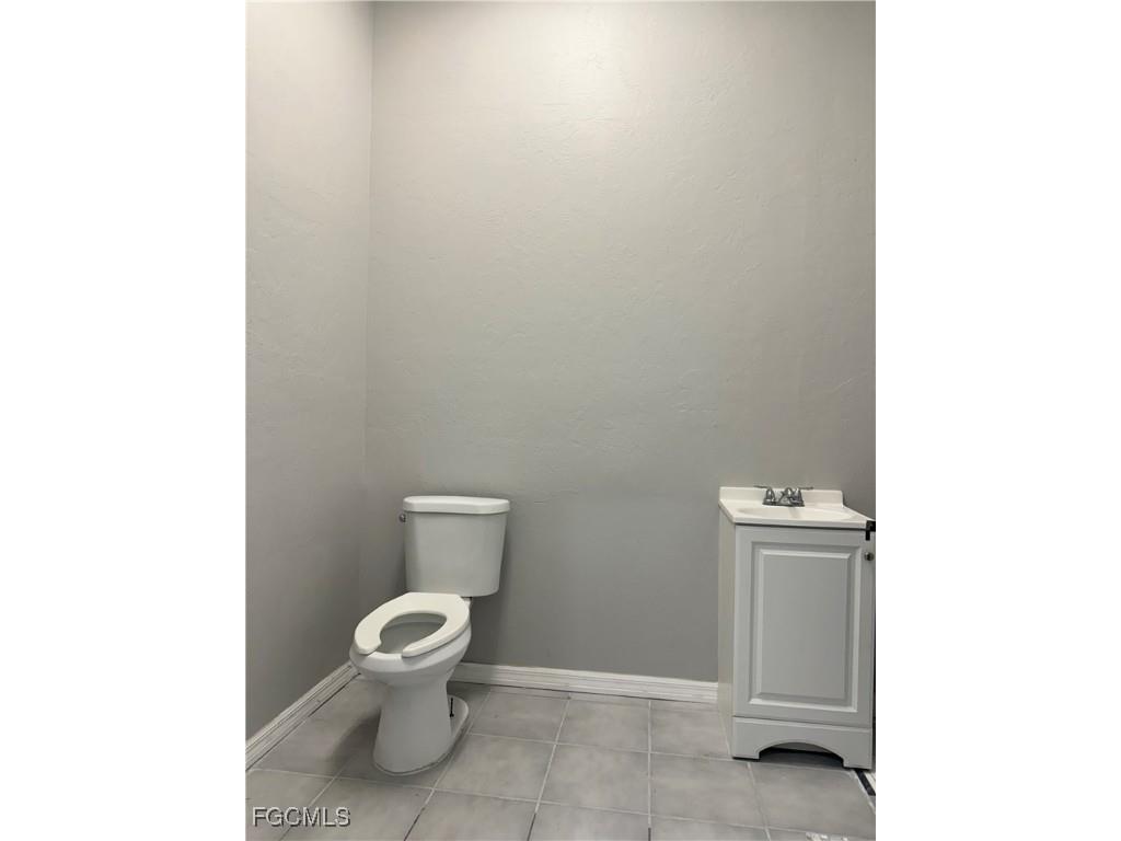 2706 SE Santa Barbara Place #1 Cape Coral FL 33904 2025004174 image3