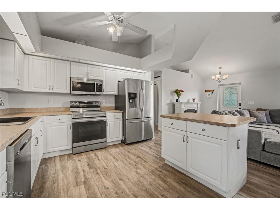 2706 SW 3rd Place Cape Coral FL 33914 2026009290 image10