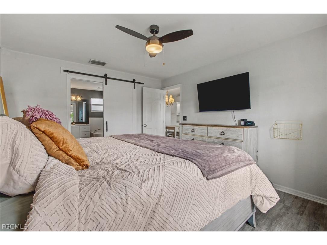 2706 SW 3rd Place Cape Coral FL 33914 2026009290 image13