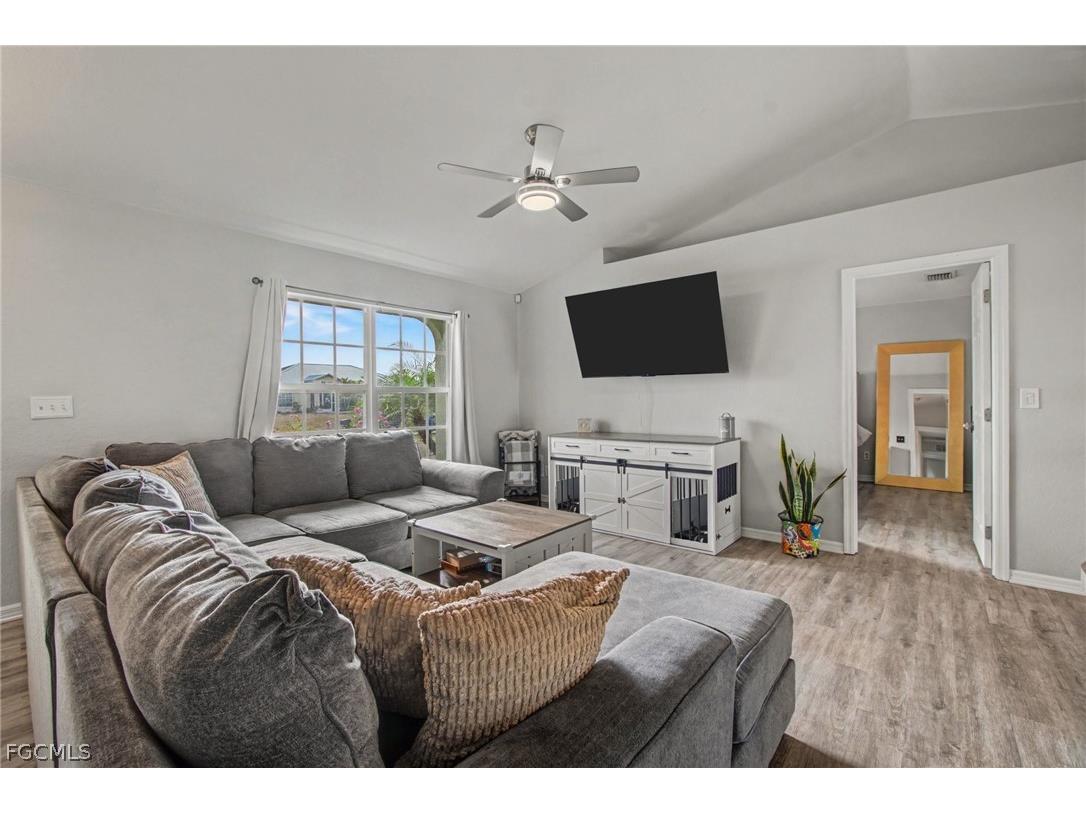 2706 SW 3rd Place Cape Coral FL 33914 2026009290 image4