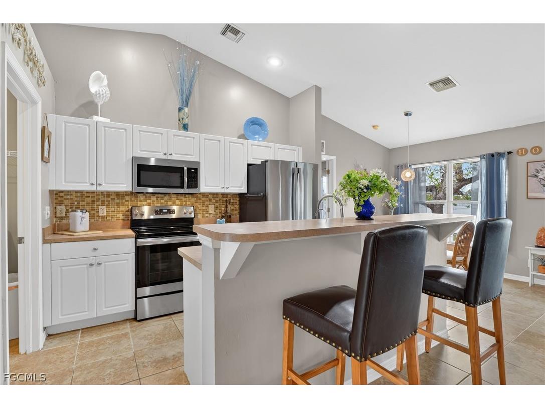 2707 NE 5th Avenue Cape Coral FL 33909 2026013195 image6