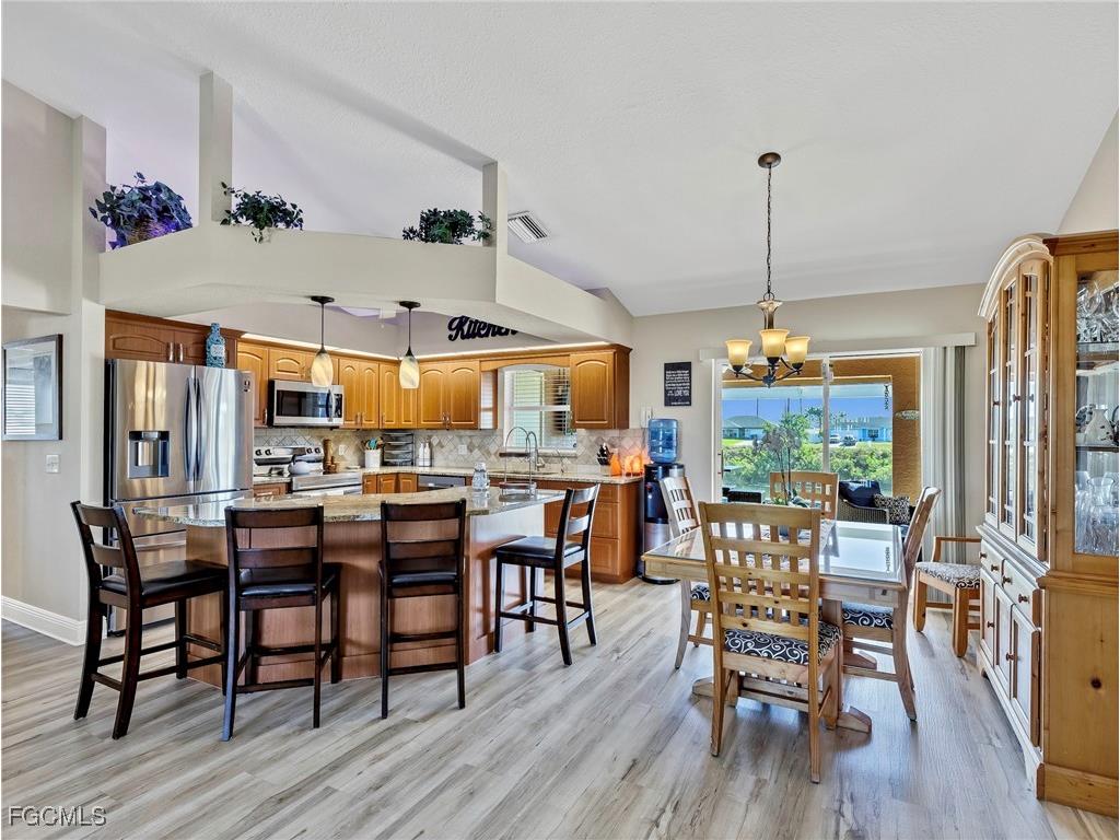 2707 NE 5th Place Cape Coral FL 33909 2025010386 image13