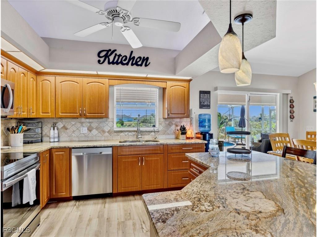 2707 NE 5th Place Cape Coral FL 33909 2025010386 image16