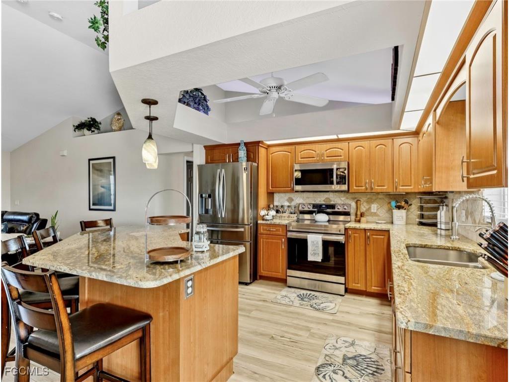 2707 NE 5th Place Cape Coral FL 33909 2025010386 image18