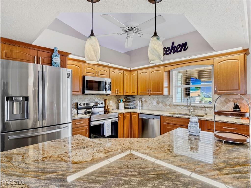 2707 NE 5th Place Cape Coral FL 33909 2025010386 image19