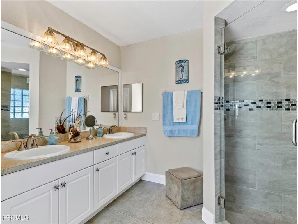 2707 NE 5th Place Cape Coral FL 33909 2025010386 image23