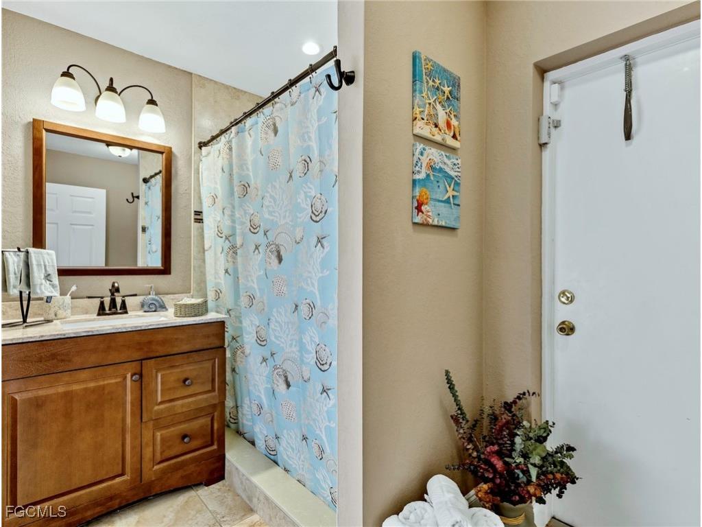 2707 NE 5th Place Cape Coral FL 33909 2025010386 image25