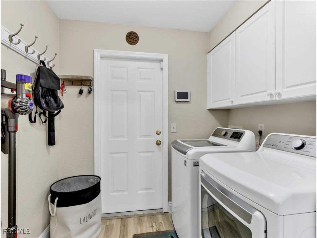 2707 NE 5th Place Cape Coral FL 33909 2025010386 image28