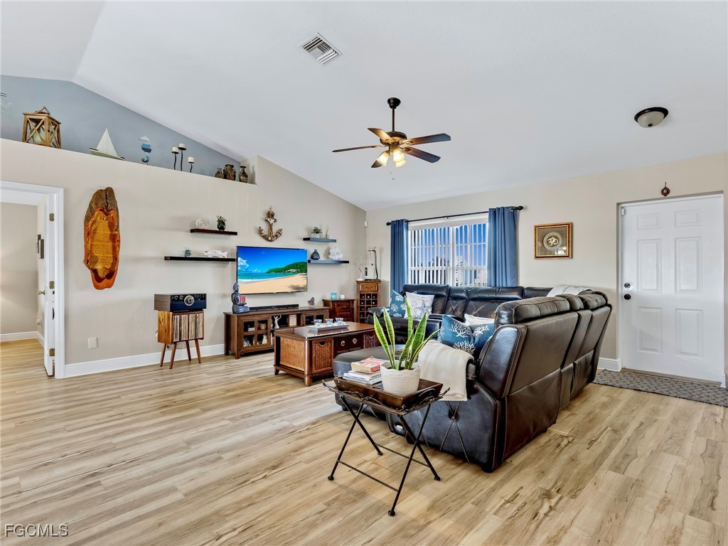 2707 NE 5th Place Cape Coral FL 33909 2025010386 image4