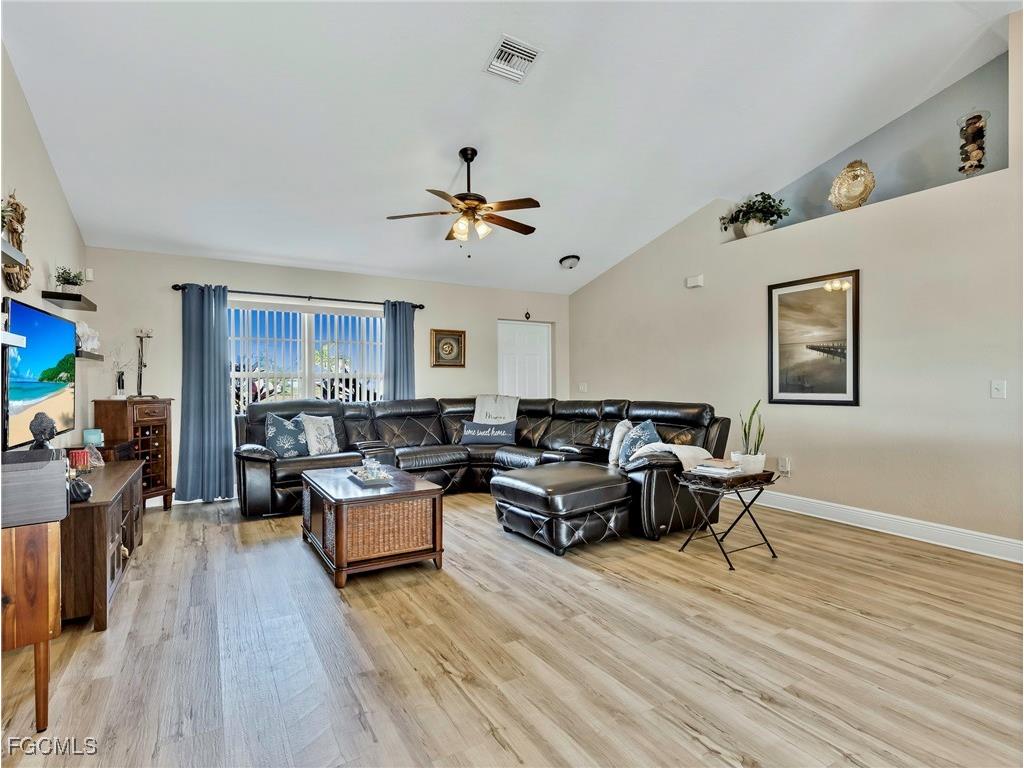 2707 NE 5th Place Cape Coral FL 33909 2025010386 image5