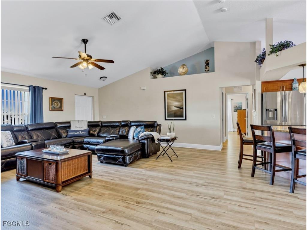 2707 NE 5th Place Cape Coral FL 33909 2025010386 image6