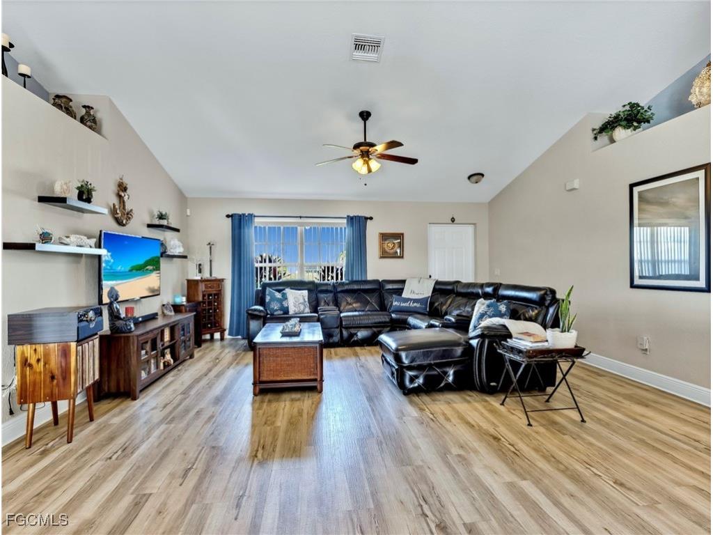 2707 NE 5th Place Cape Coral FL 33909 2025010386 image7