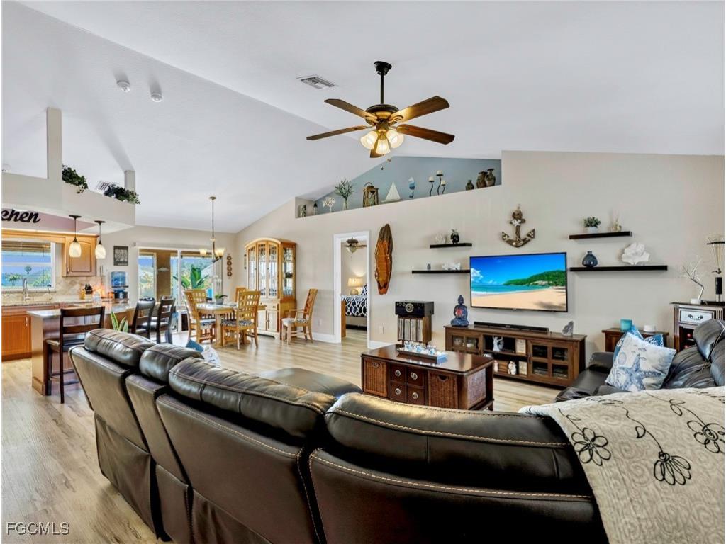 2707 NE 5th Place Cape Coral FL 33909 2025010386 image8