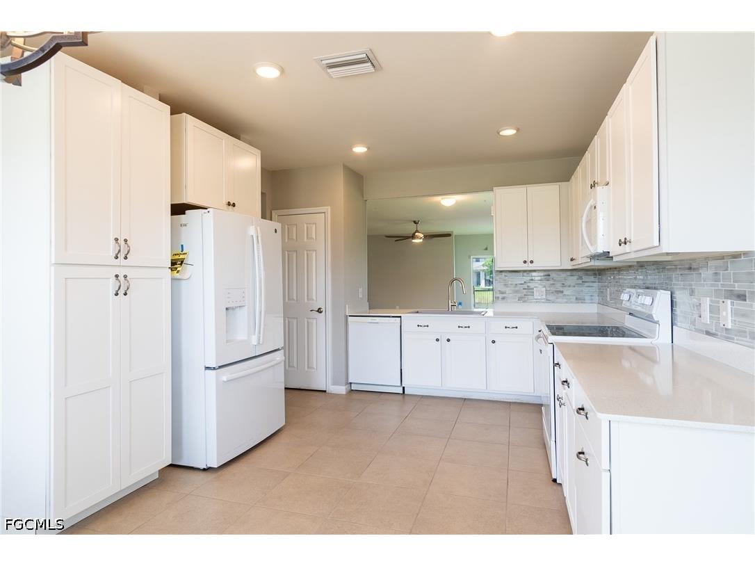 2707 Tarragona Court Cape Coral FL 33909 2026020348 image16
