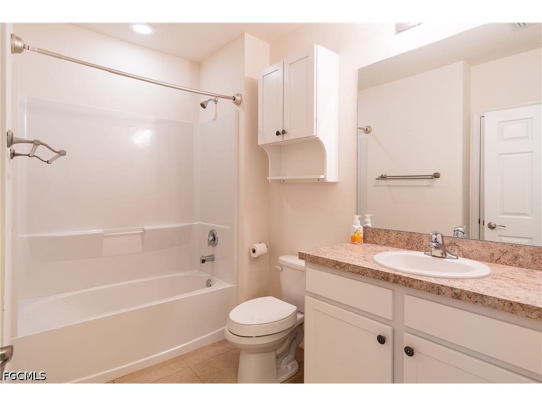 2707 Tarragona Court Cape Coral FL 33909 2026020348 image25