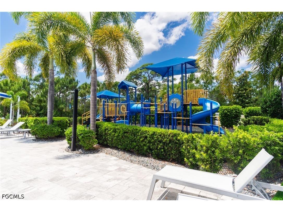 2707 Tarragona Court Cape Coral FL 33909 2026020348 image38